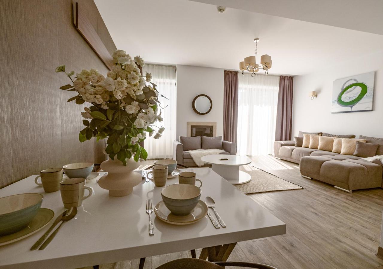 Lux B23 Poiana Brasov